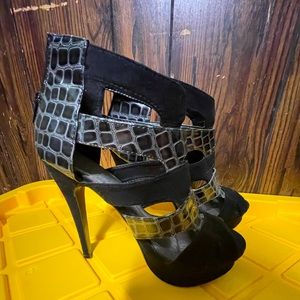Black stiletto heels size 8
